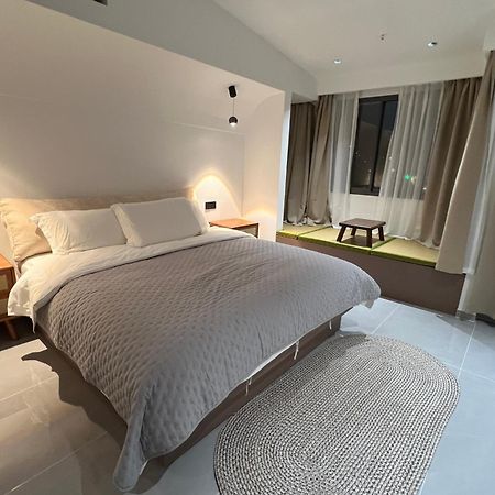 Phoenix Best River View B&B Fenghuang Extérieur photo