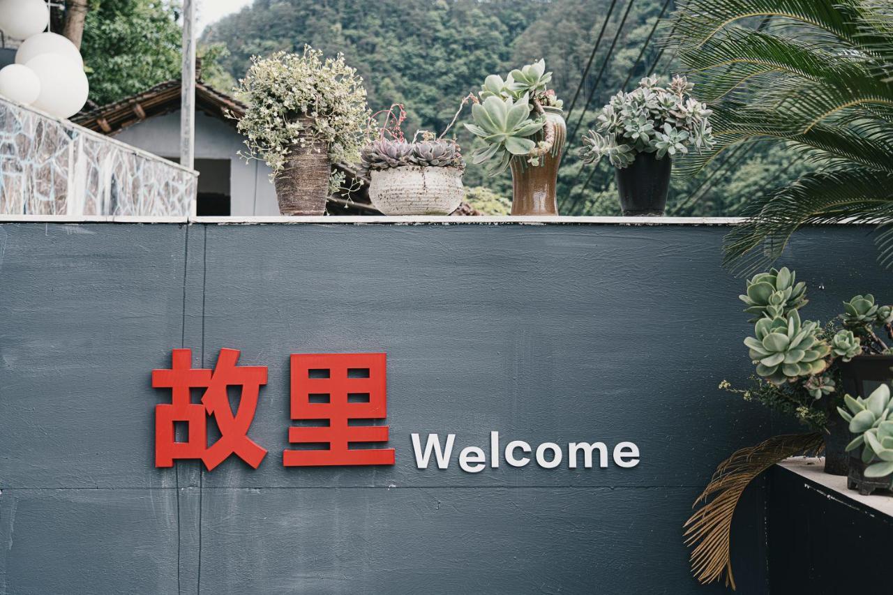 Phoenix Best River View B&B Fenghuang Extérieur photo
