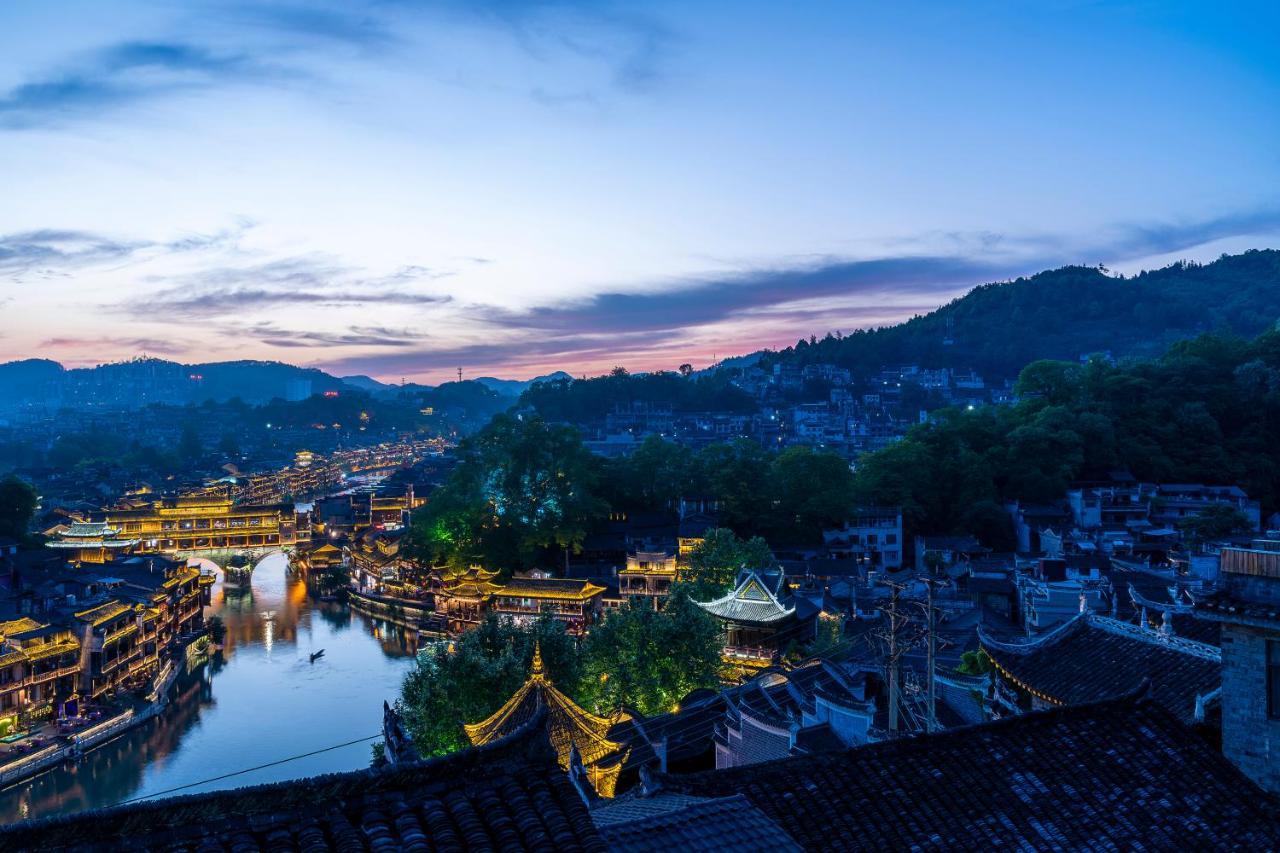 Phoenix Best River View B&B Fenghuang Extérieur photo