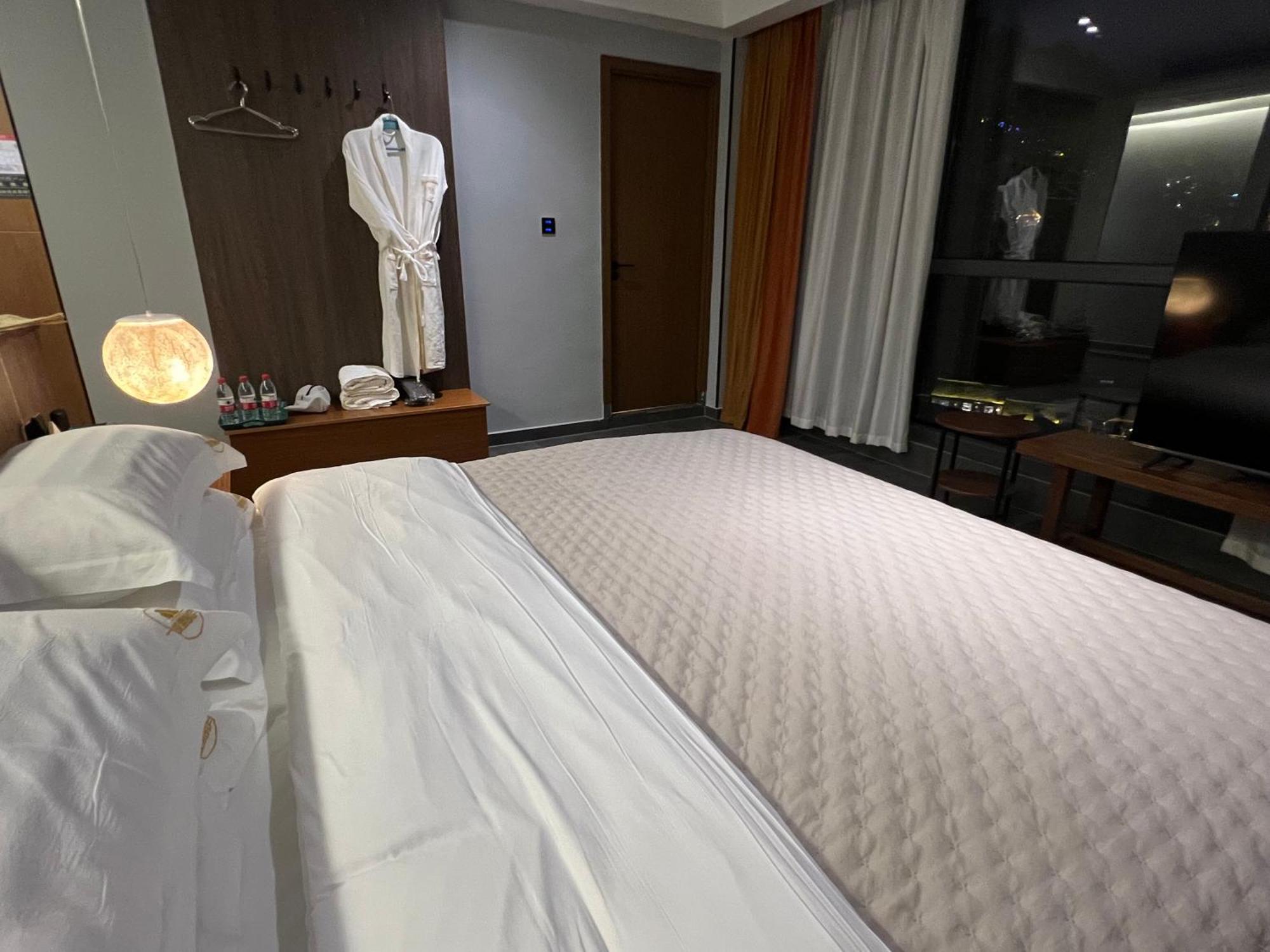 Phoenix Best River View B&B Fenghuang Extérieur photo