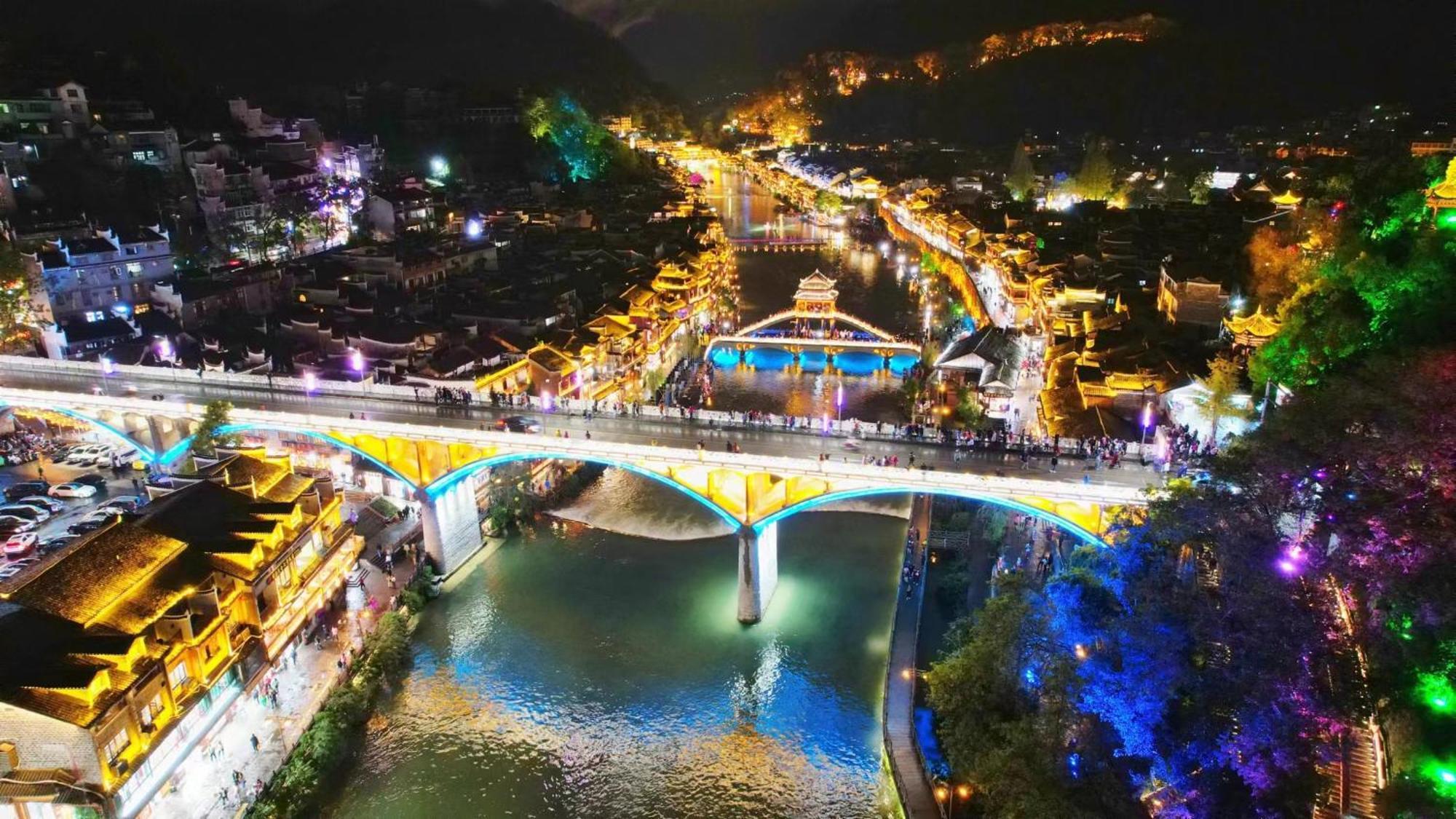 Phoenix Best River View B&B Fenghuang Extérieur photo