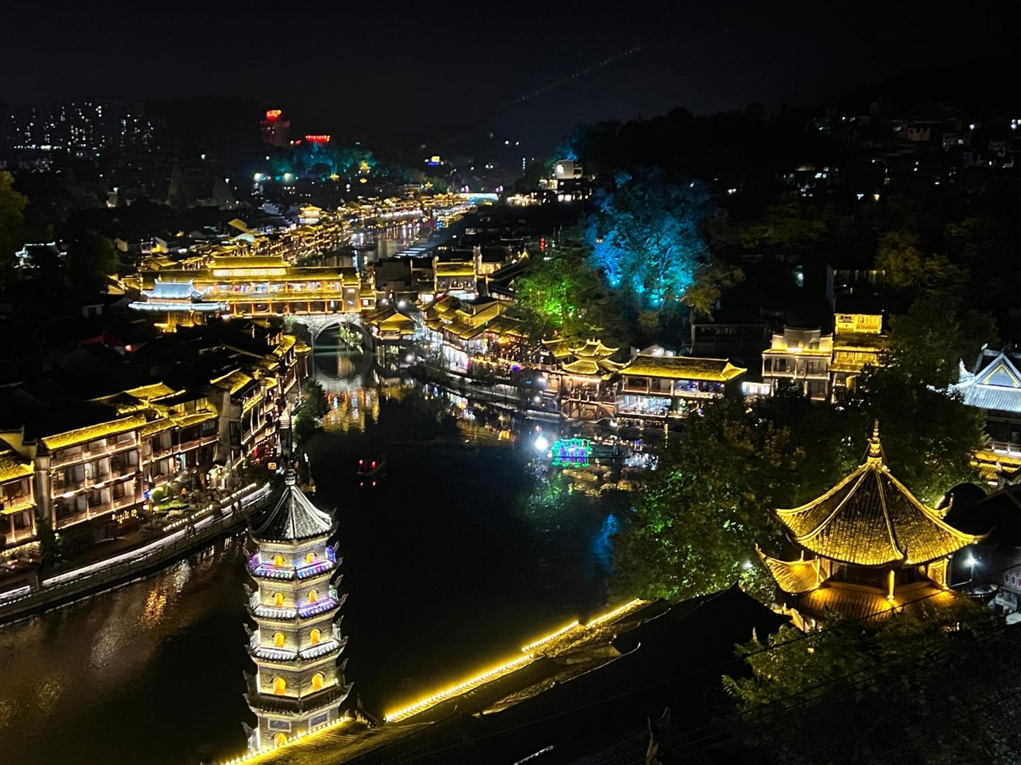 Phoenix Best River View B&B Fenghuang Extérieur photo