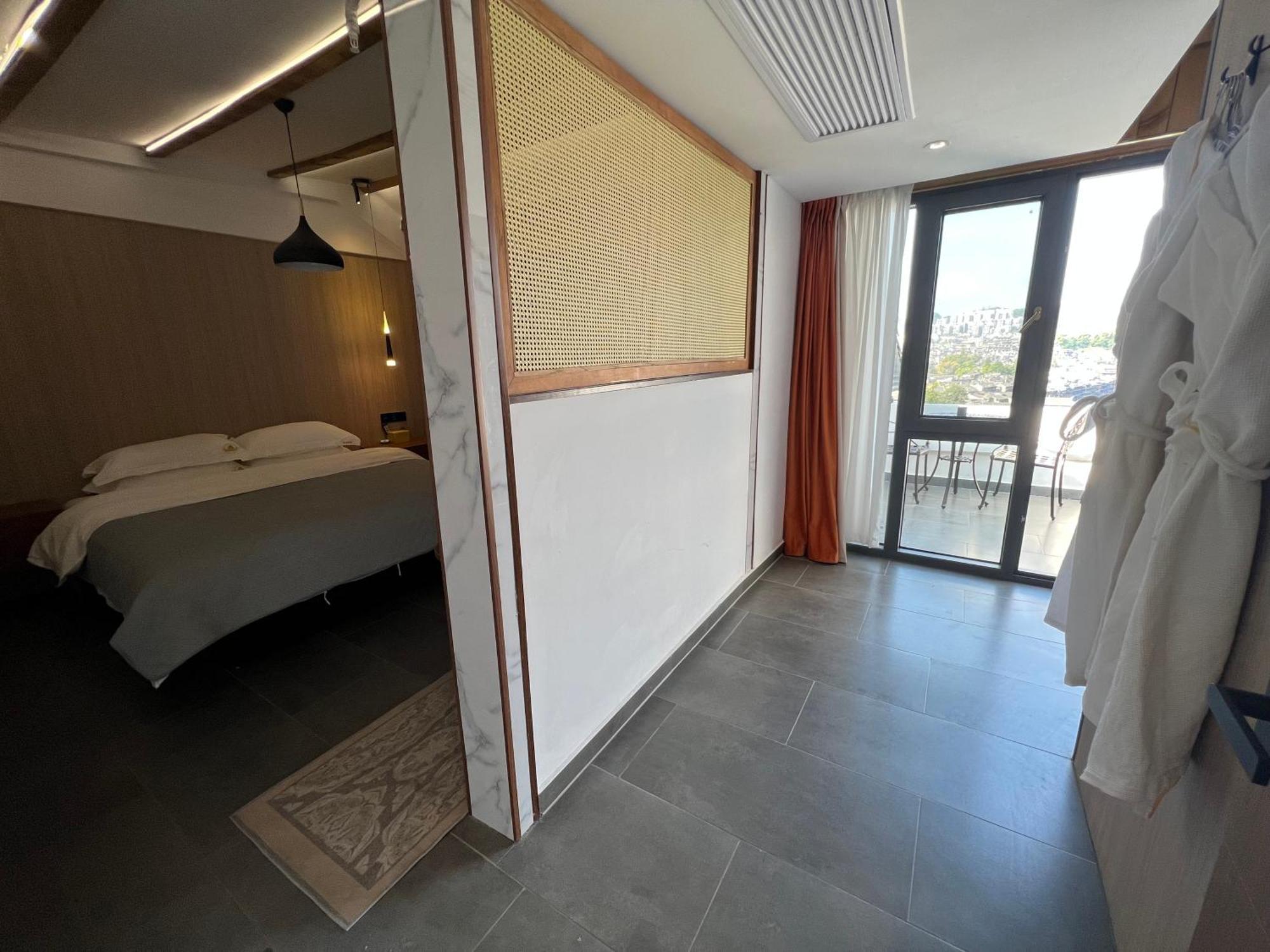 Phoenix Best River View B&B Fenghuang Extérieur photo